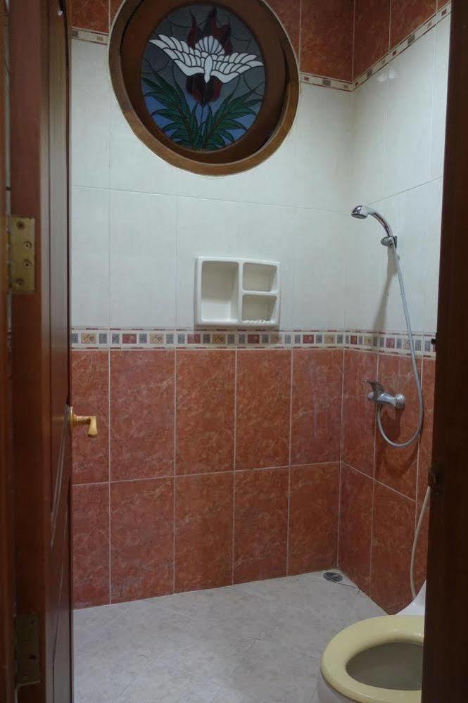 The Backpacker Semarang Hostel Ngoại thất bức ảnh