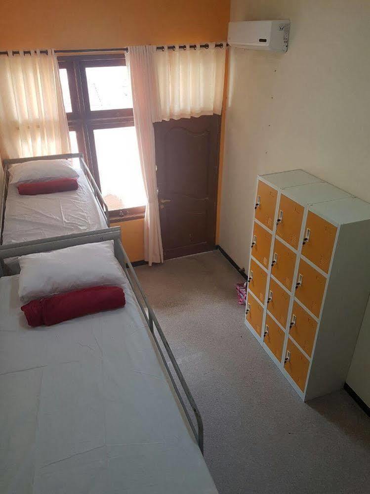 The Backpacker Semarang Hostel Ngoại thất bức ảnh