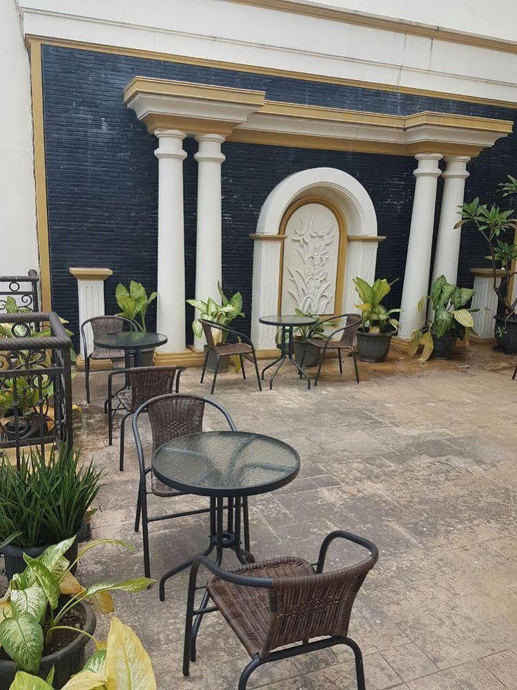 The Backpacker Semarang Hostel Ngoại thất bức ảnh
