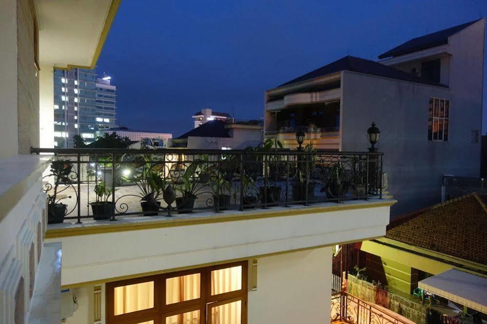 The Backpacker Semarang Hostel Ngoại thất bức ảnh